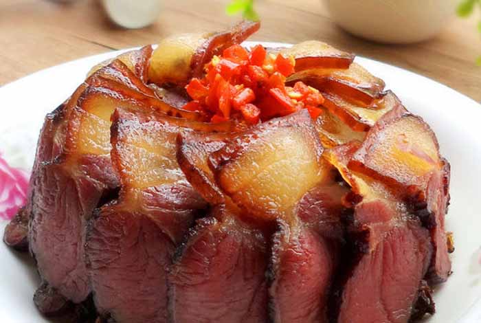 盐菜蒸腊肉