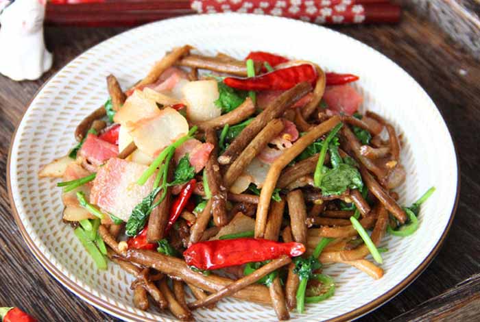 干锅茶树菇